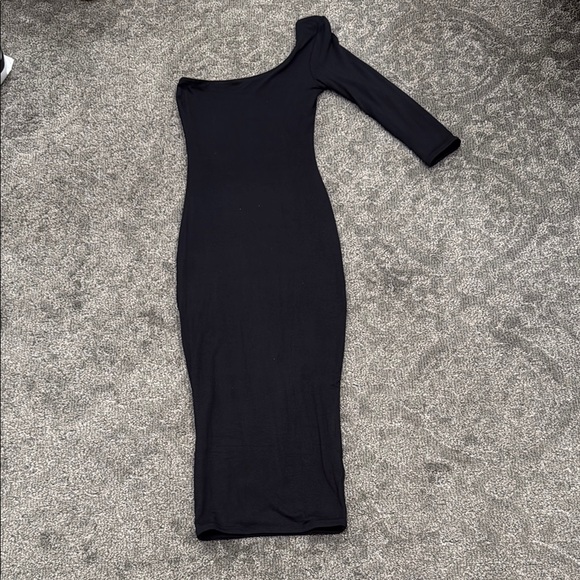 Elegant Black One-Shoulder Dress Re ona brand dress - Picture 1 of 1